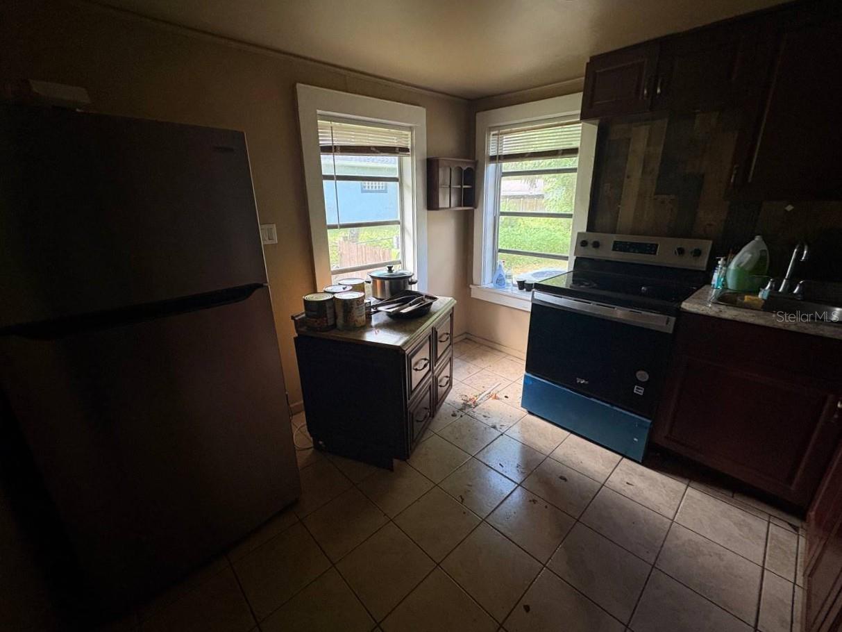FLOMICH GARDEN SEC HOLLY HILL HEIGHTS - Residential