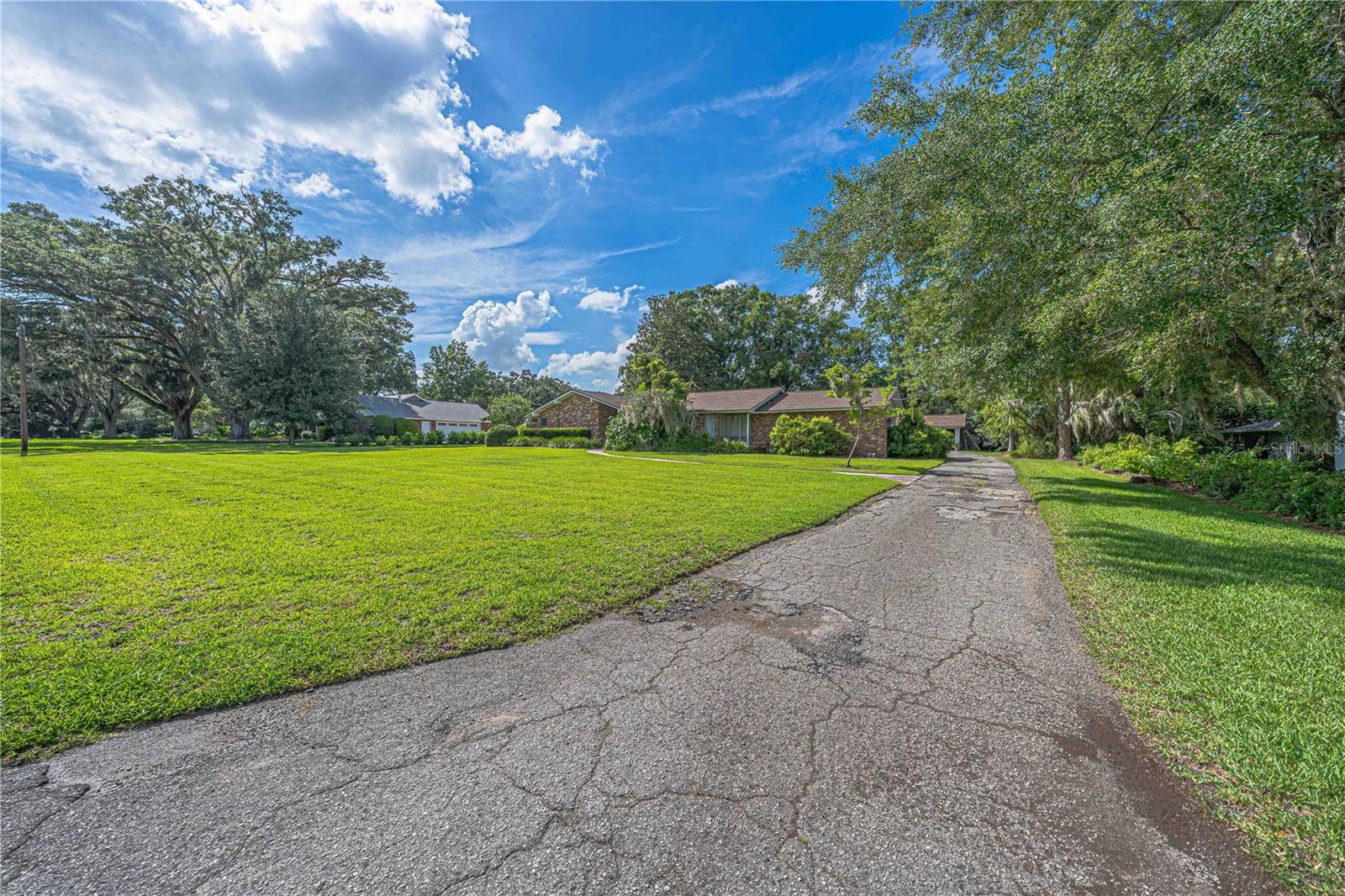WOODSFIELDS - Residential