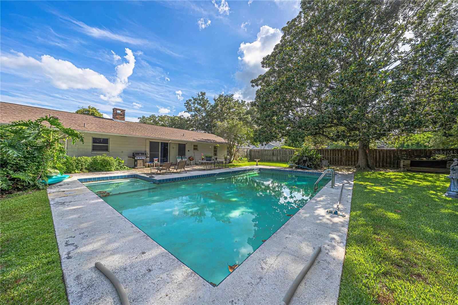 WOODSFIELDS - Residential