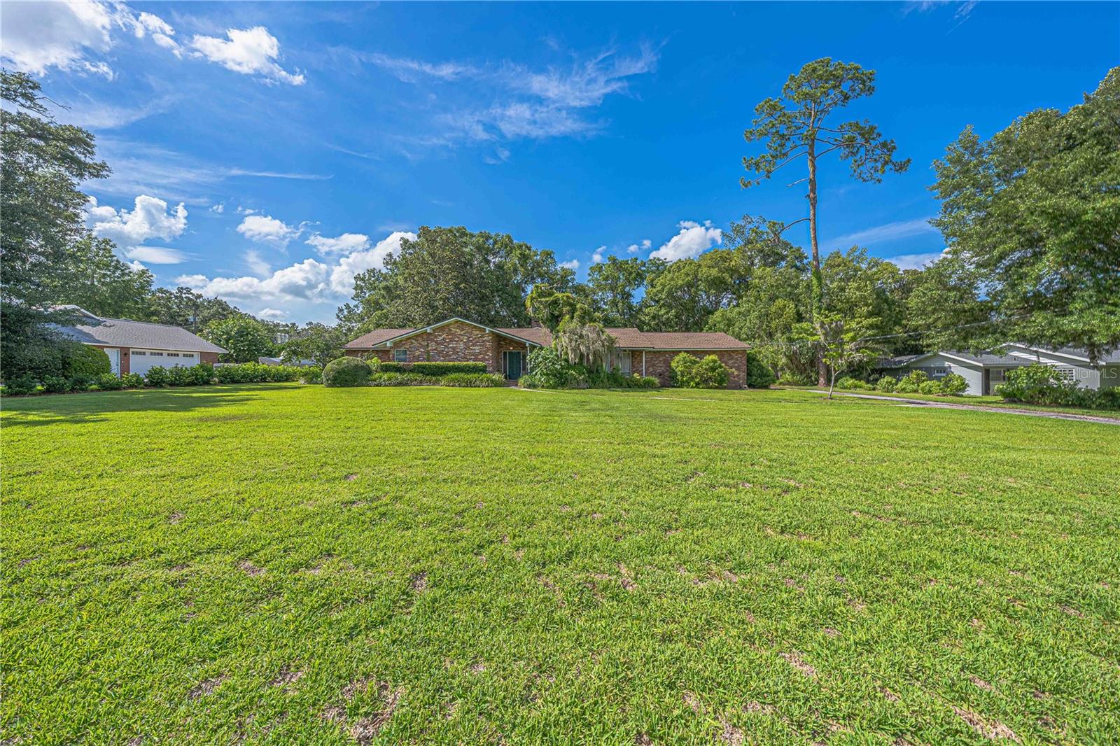 WOODSFIELDS - Residential