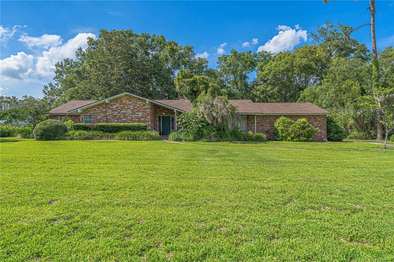 WOODSFIELDS - Residential