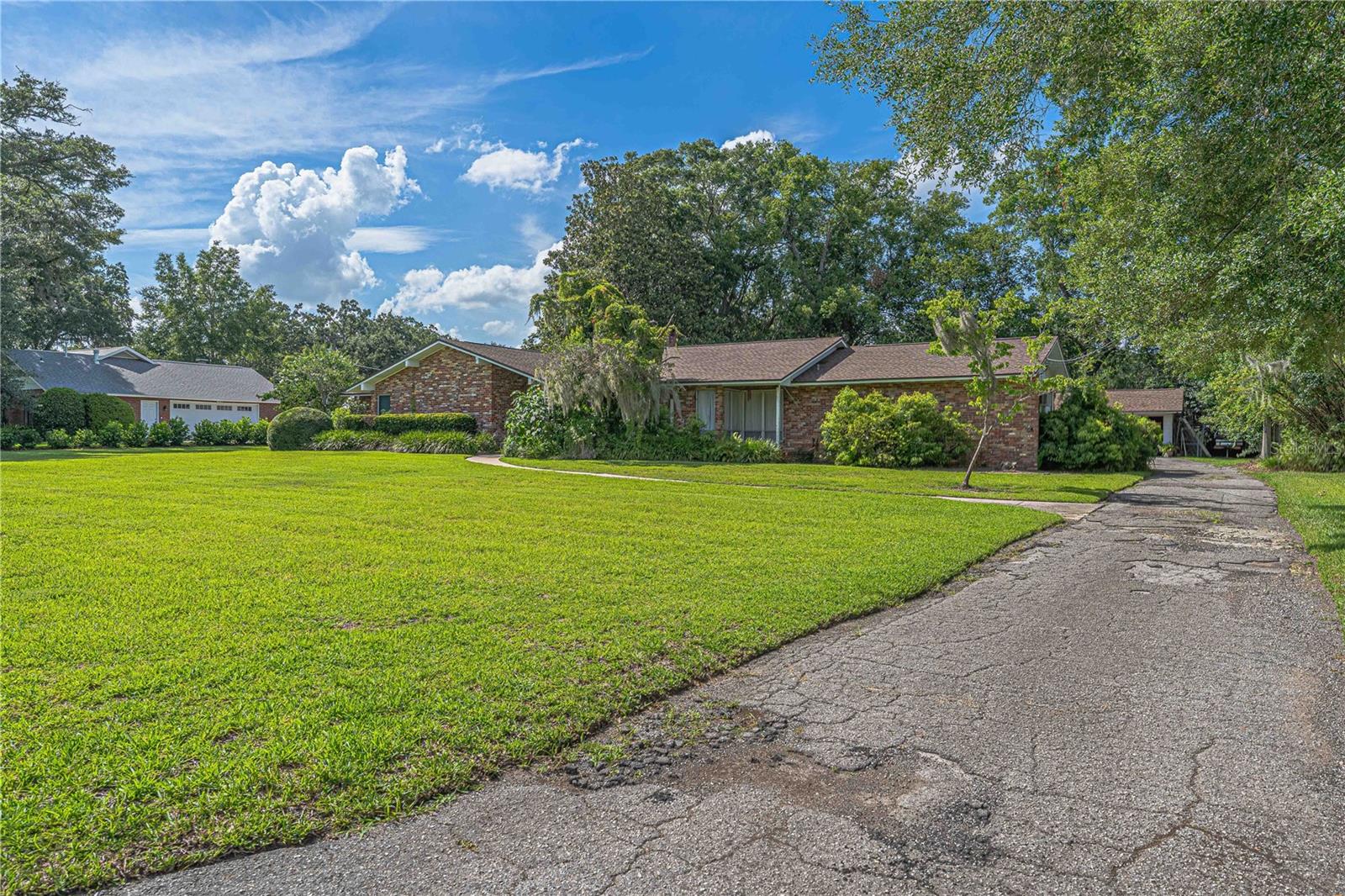 WOODSFIELDS - Residential