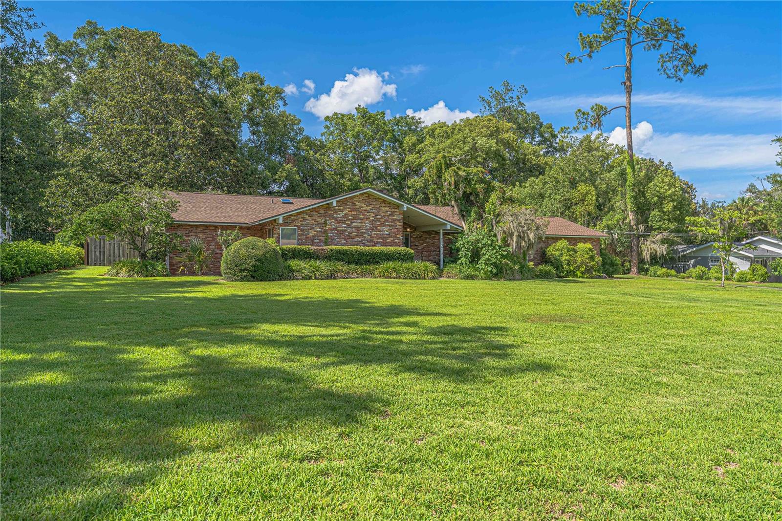 WOODSFIELDS - Residential