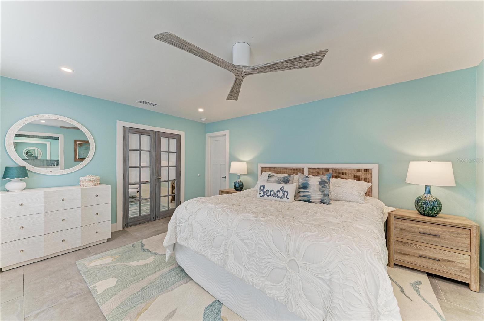 LONGBEACH ON LONGBOAT KEY - Residential