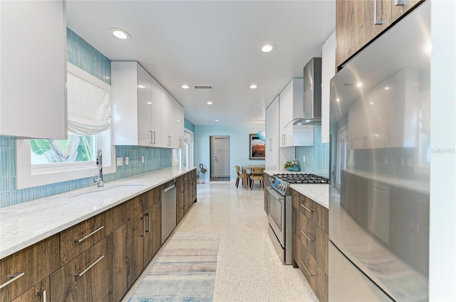 LONGBEACH ON LONGBOAT KEY - Residential