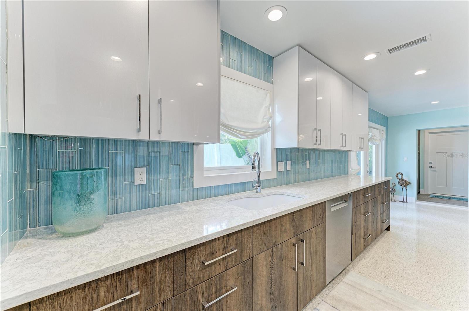 LONGBEACH ON LONGBOAT KEY - Residential