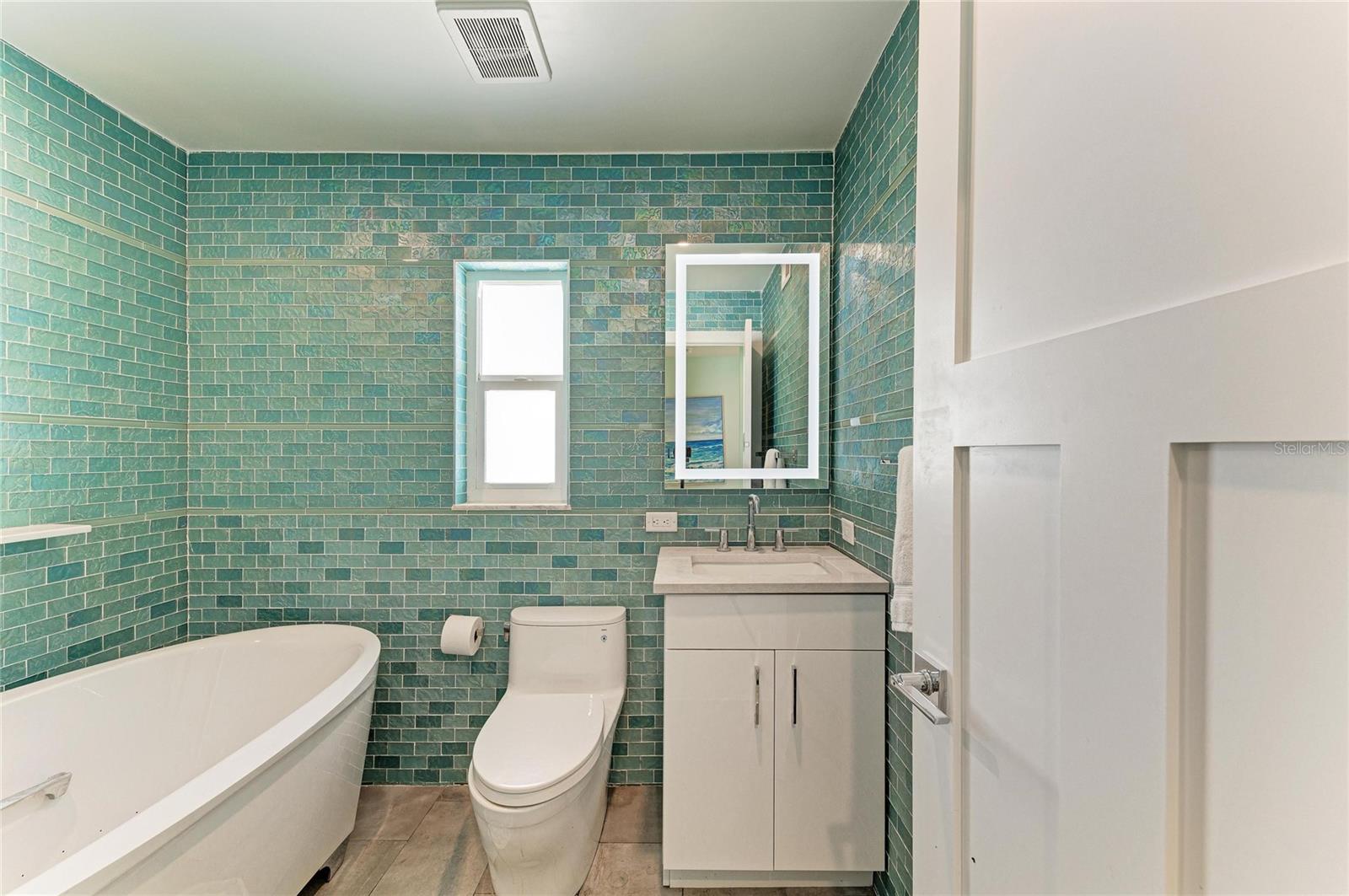 LONGBEACH ON LONGBOAT KEY - Residential