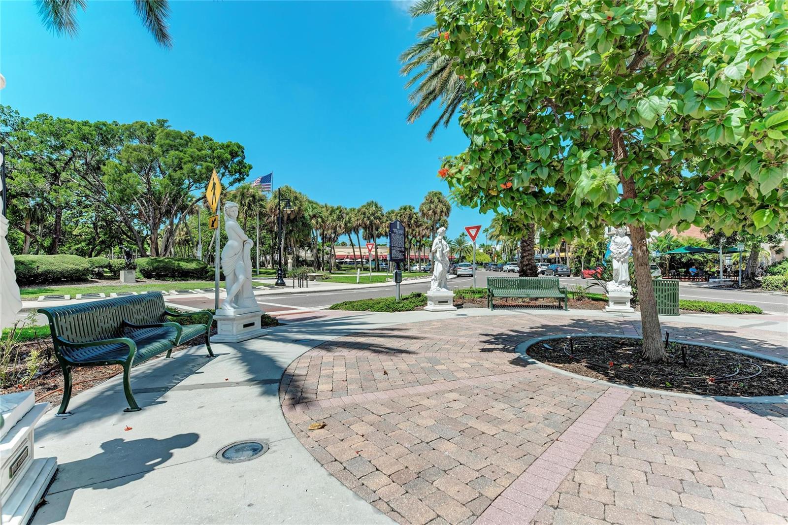 LONGBEACH ON LONGBOAT KEY - Residential