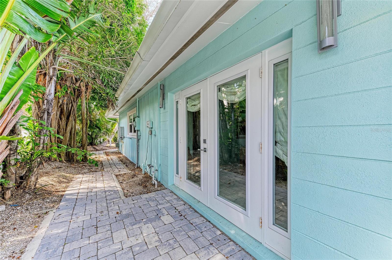 LONGBEACH ON LONGBOAT KEY - Residential