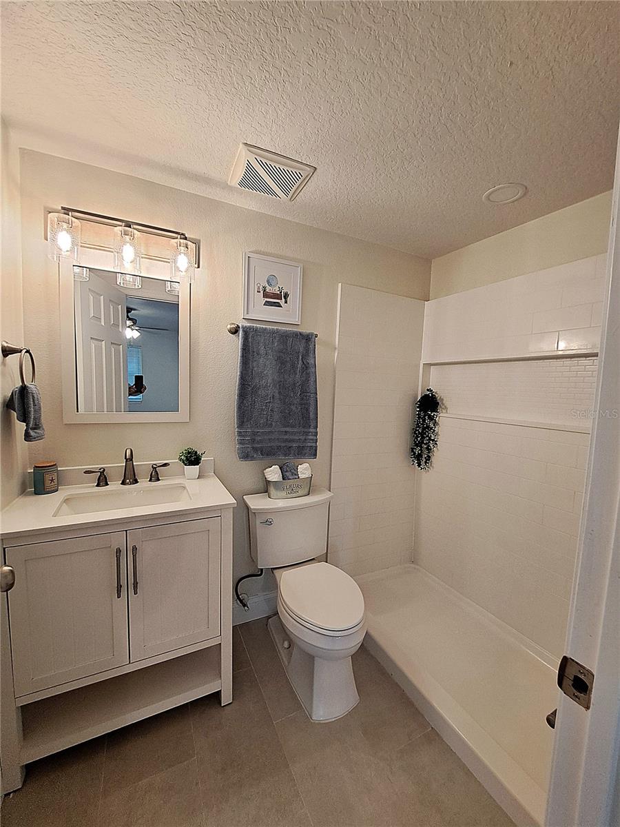 LAKE FOREST & LAKE FOREST NORTH - Residential
