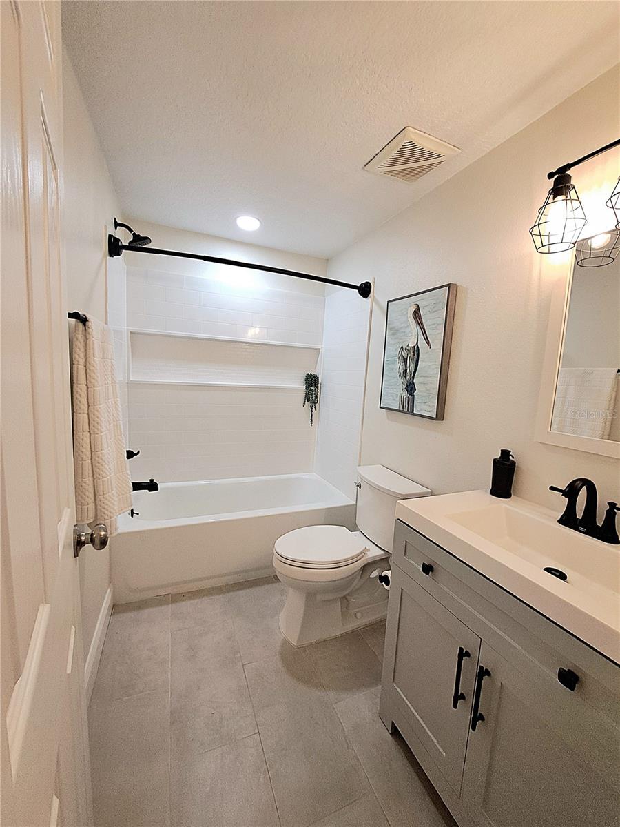 LAKE FOREST & LAKE FOREST NORTH - Residential