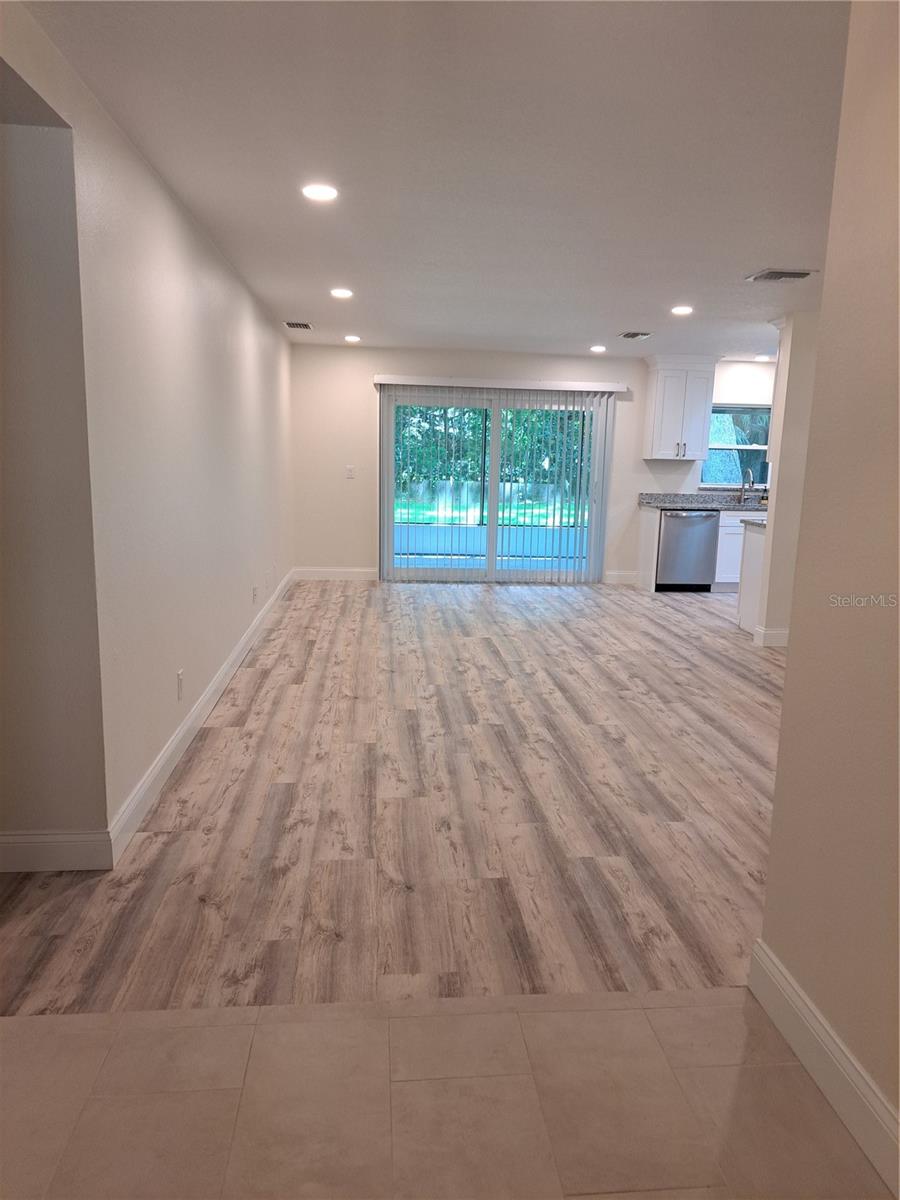 LAKE FOREST & LAKE FOREST NORTH - Residential