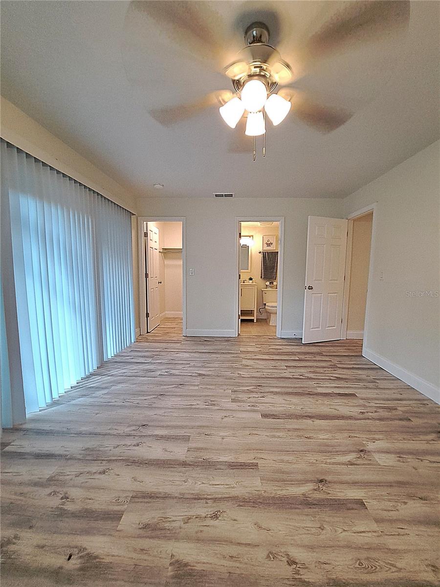 LAKE FOREST & LAKE FOREST NORTH - Residential