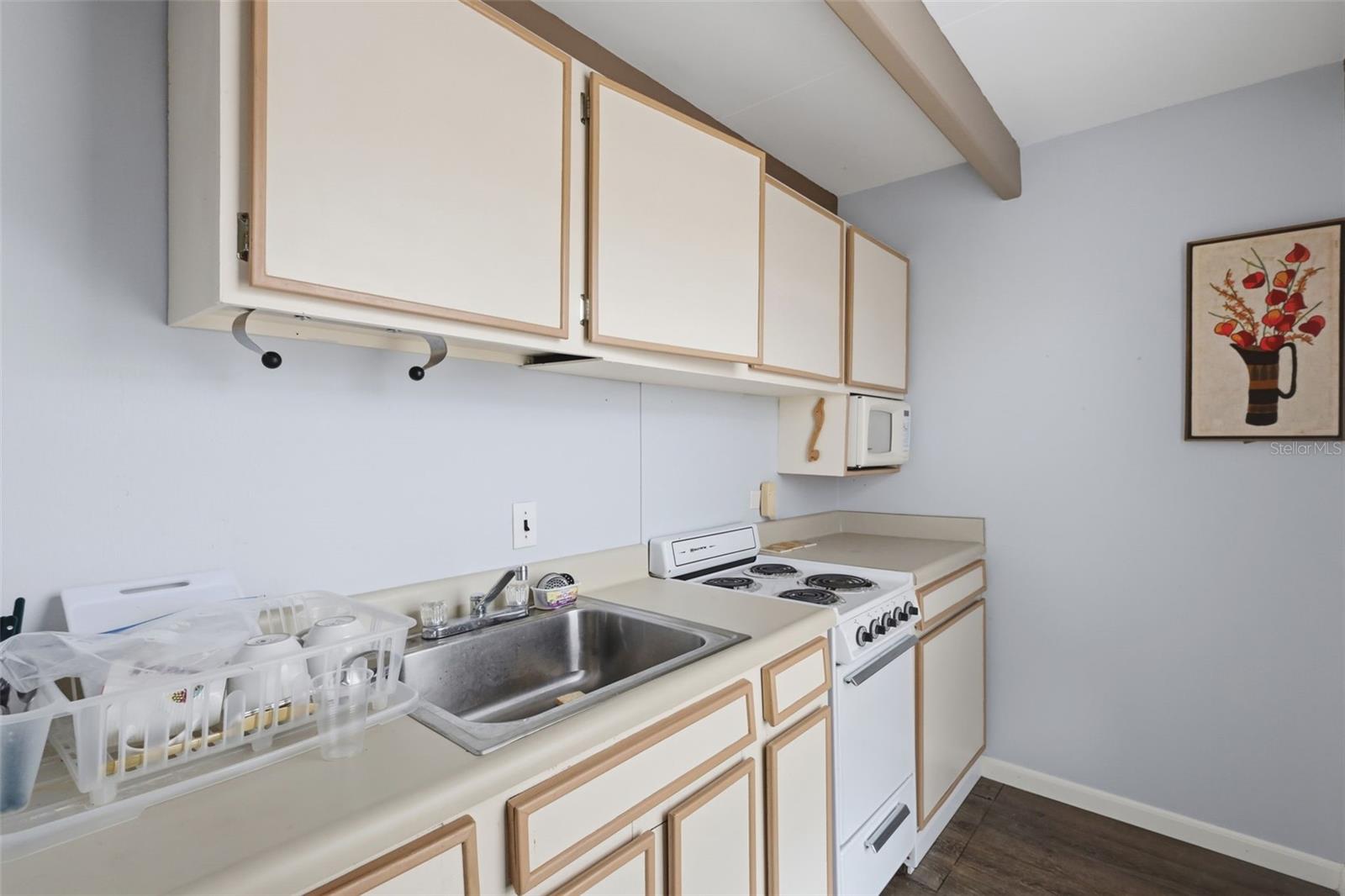 LAKESHORE CLUB - Residential