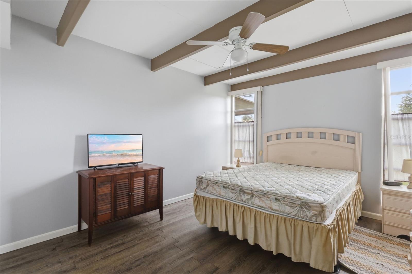 LAKESHORE CLUB - Residential