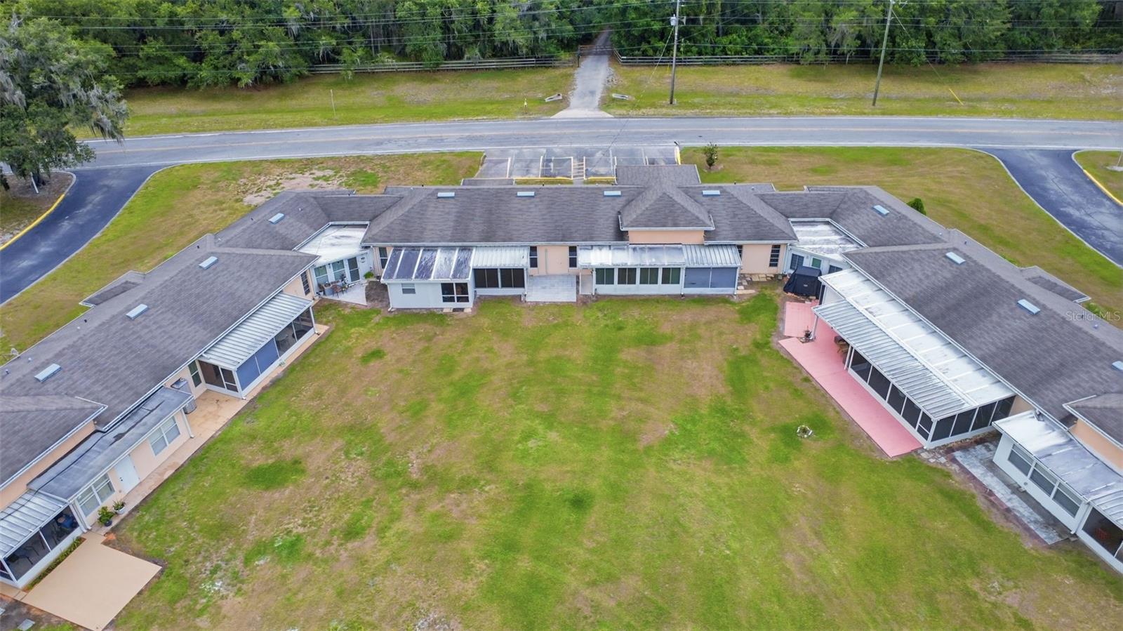 LAKESHORE CLUB - Residential