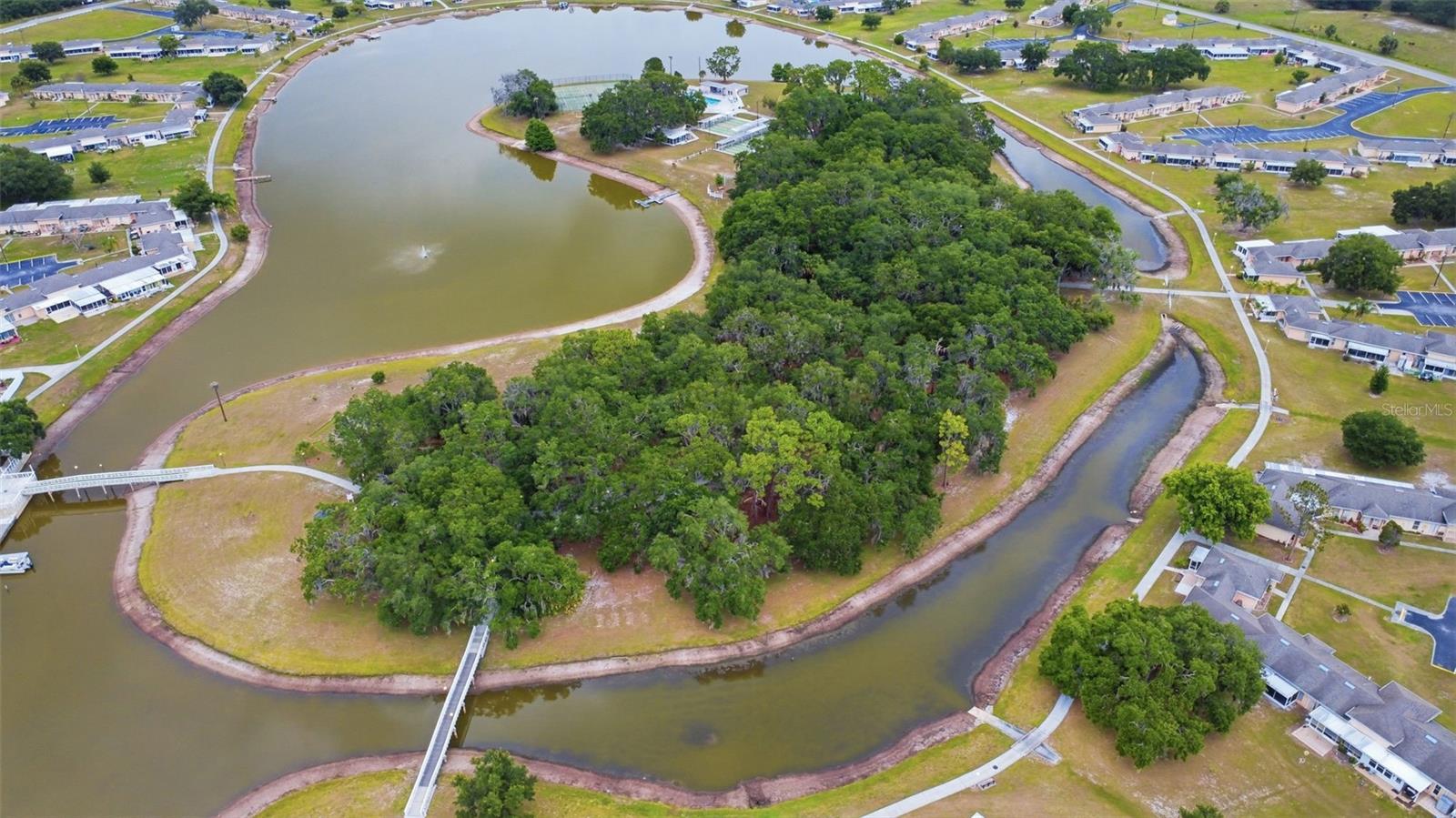 LAKESHORE CLUB - Residential