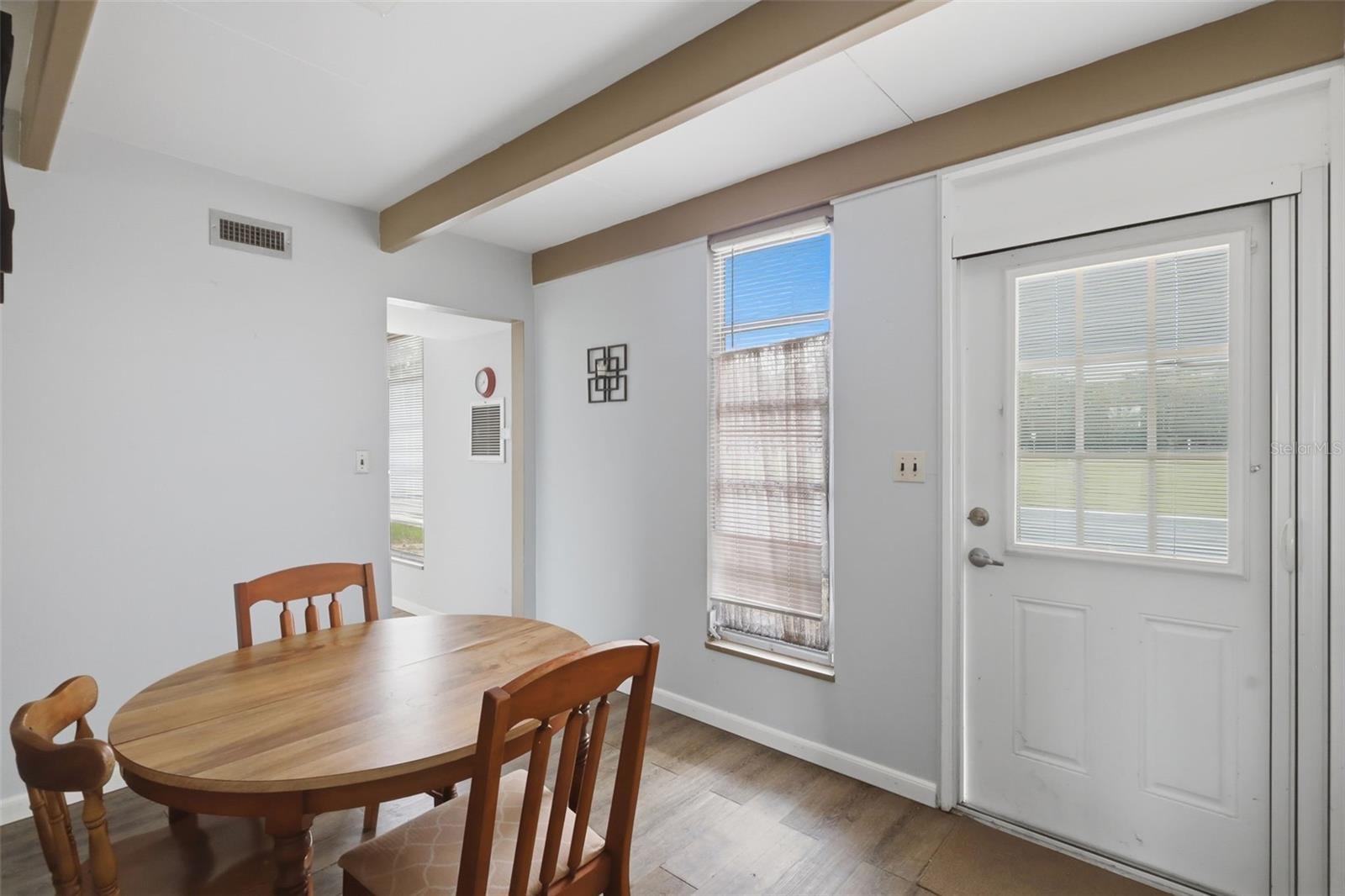 LAKESHORE CLUB - Residential