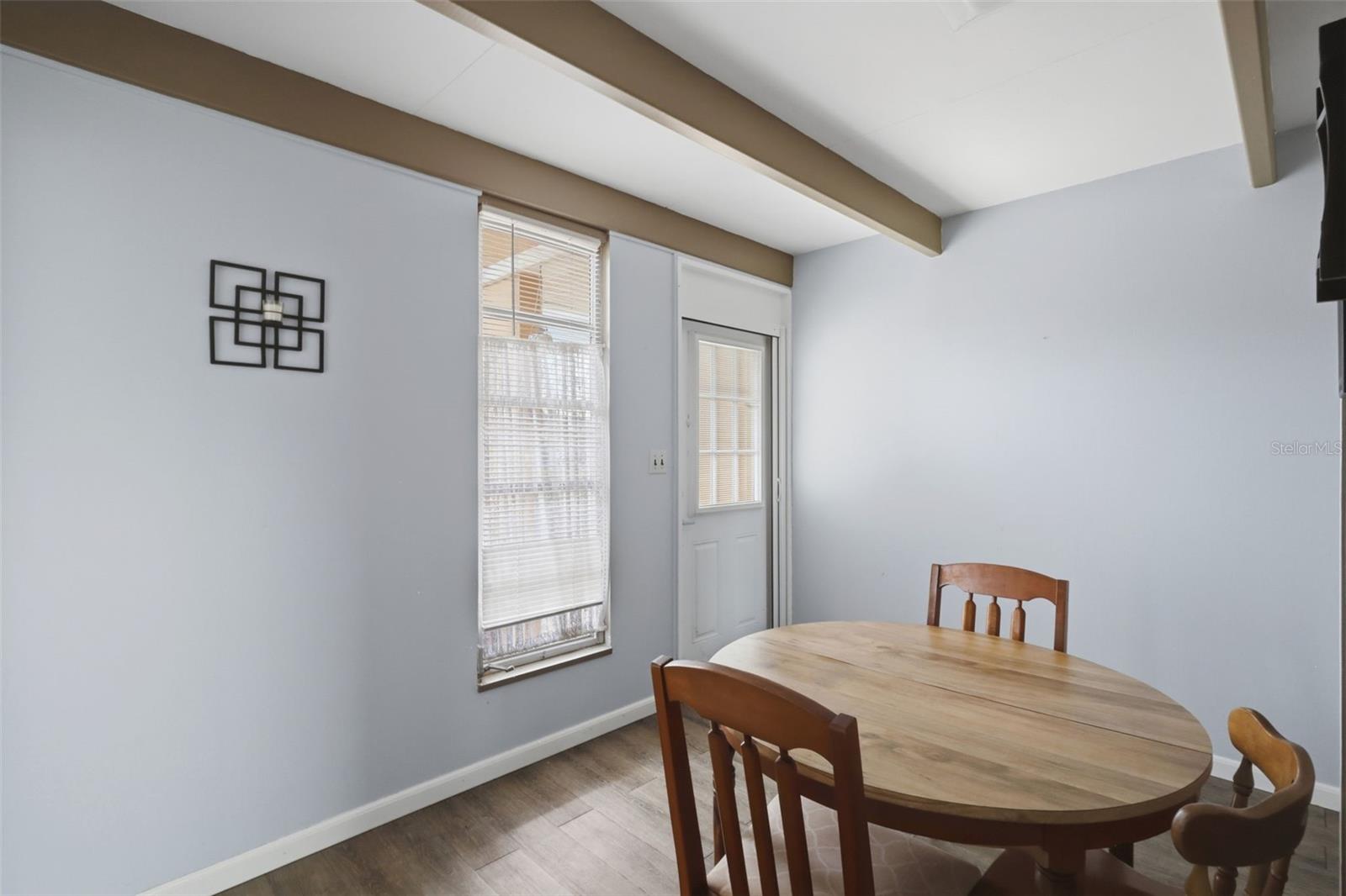 LAKESHORE CLUB - Residential