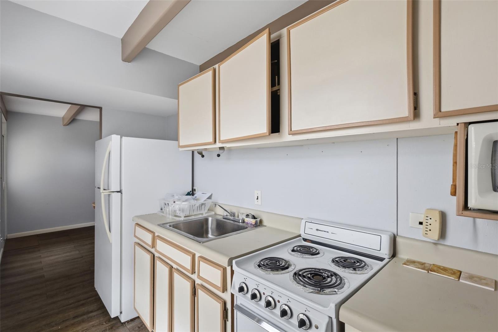 LAKESHORE CLUB - Residential