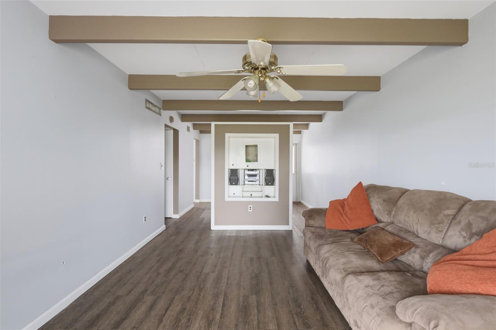LAKESHORE CLUB - Residential