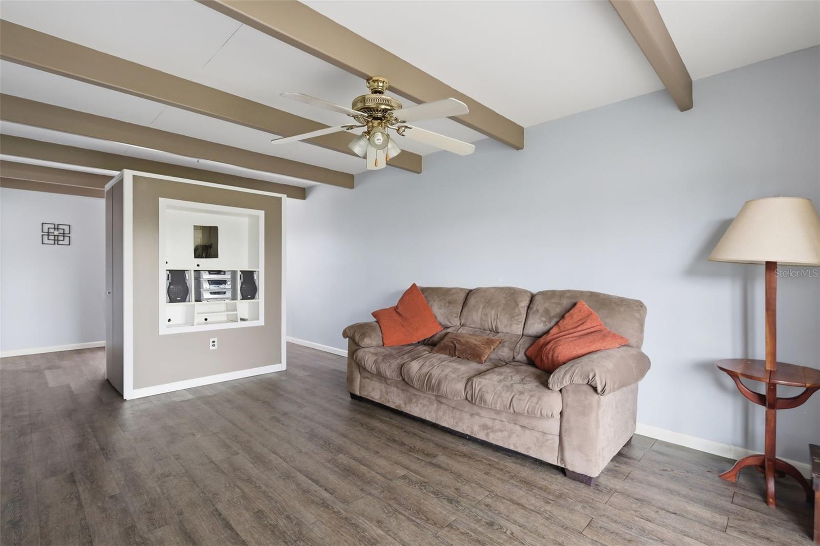 LAKESHORE CLUB - Residential