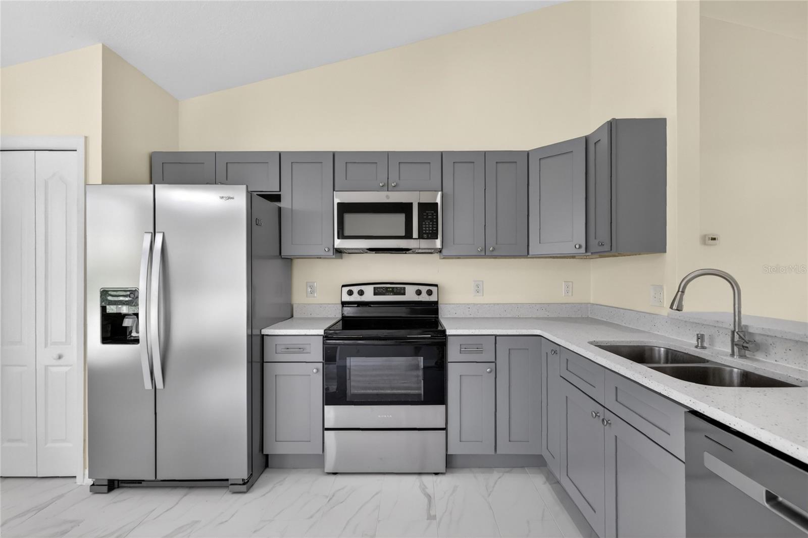 SLEEPY HOLLOW 1ST ADD - Residential