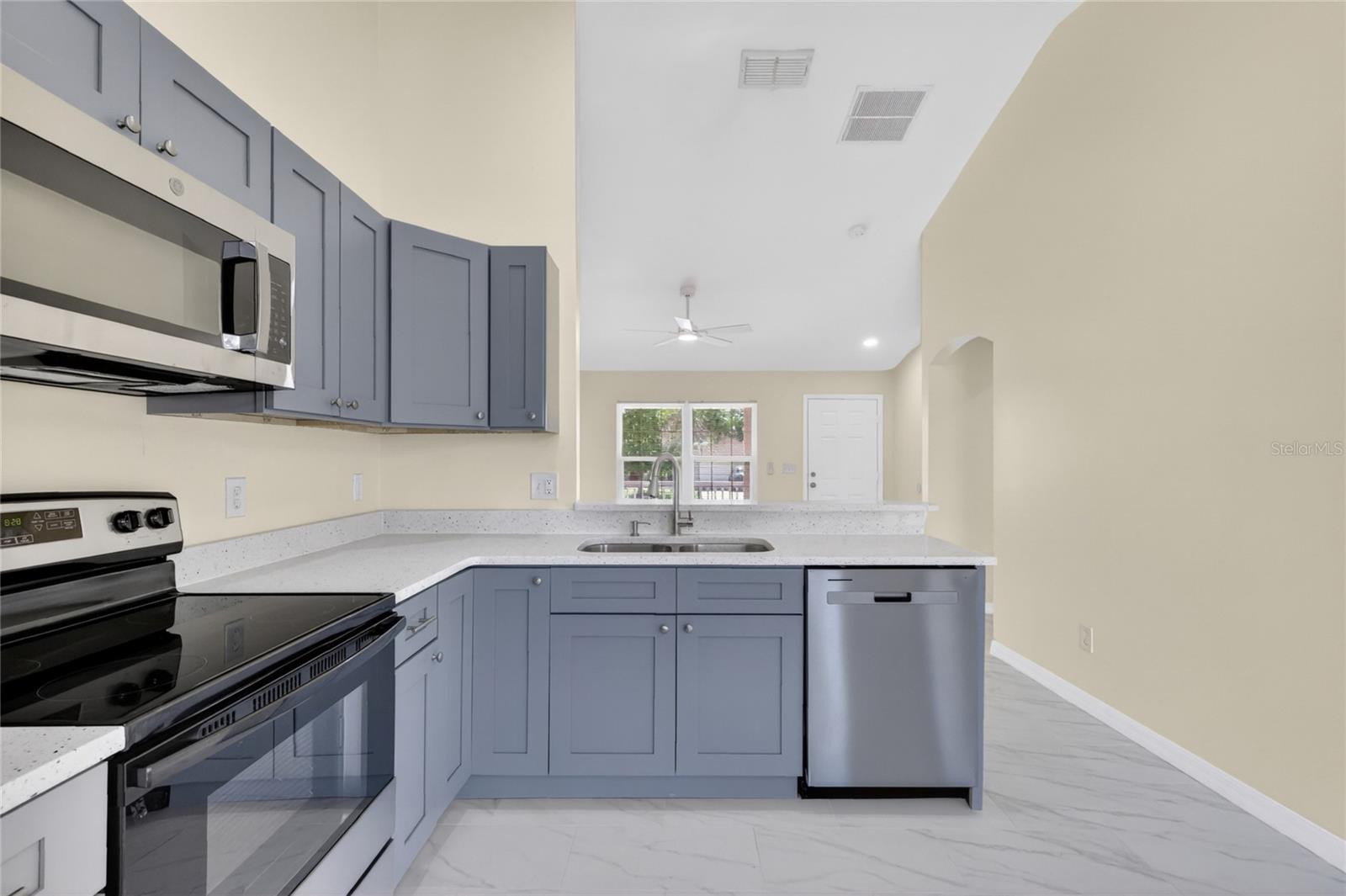SLEEPY HOLLOW 1ST ADD - Residential