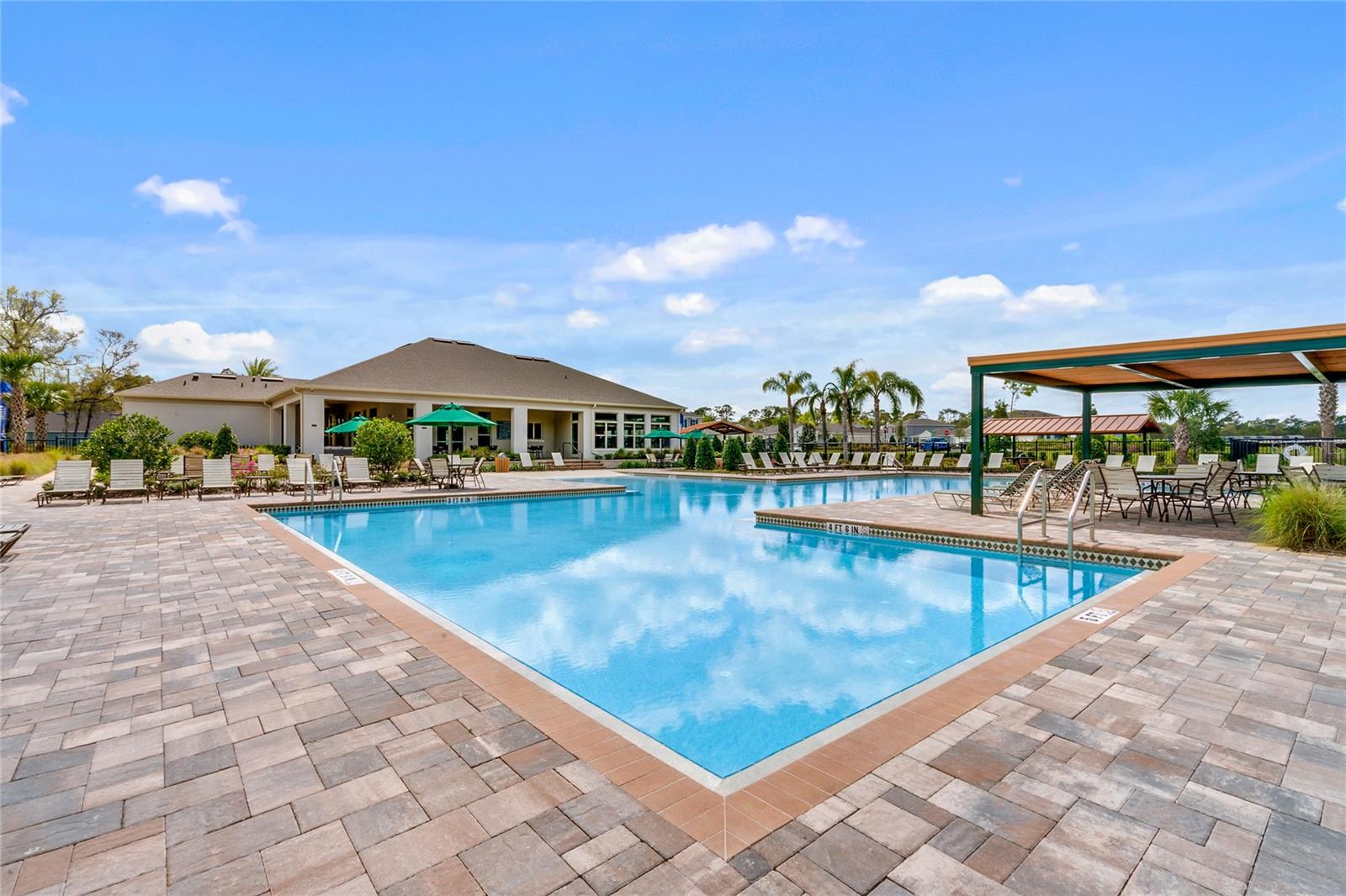 VICTORIA OAKS PH D - Residential
