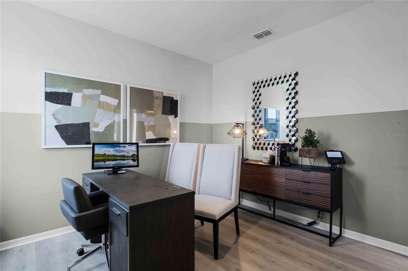 VICTORIA OAKS PH D - Residential