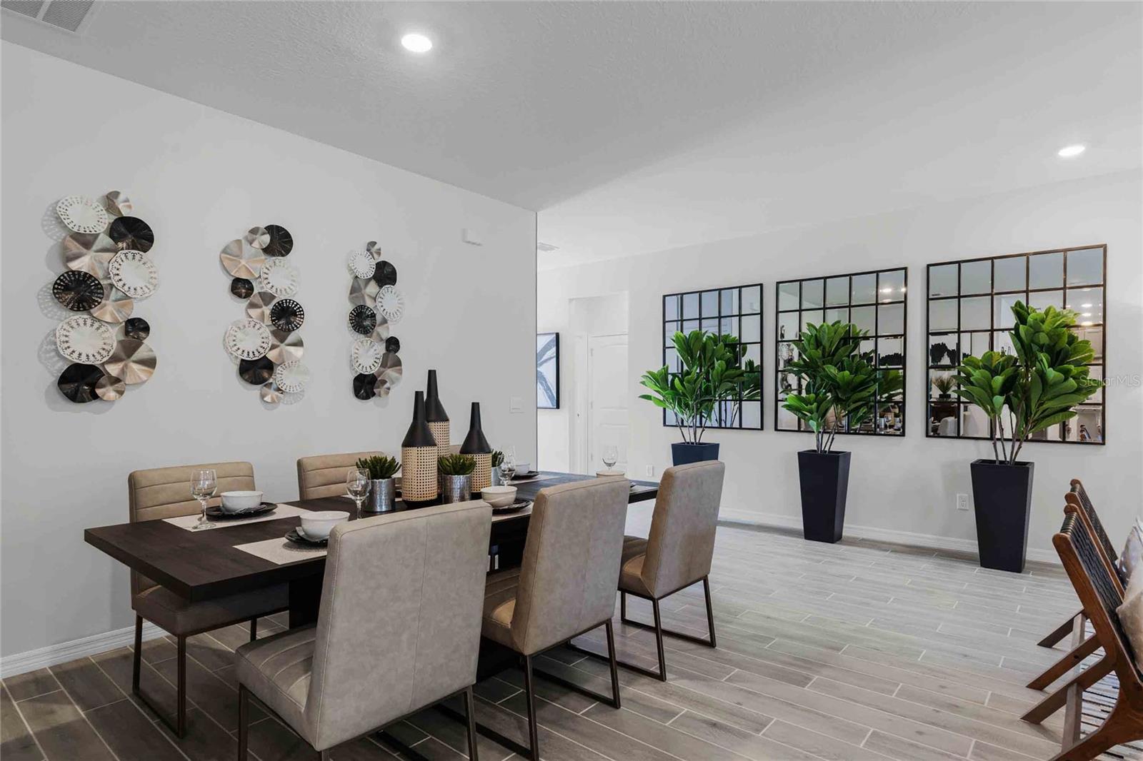 VICTORIA OAKS PH D - Residential