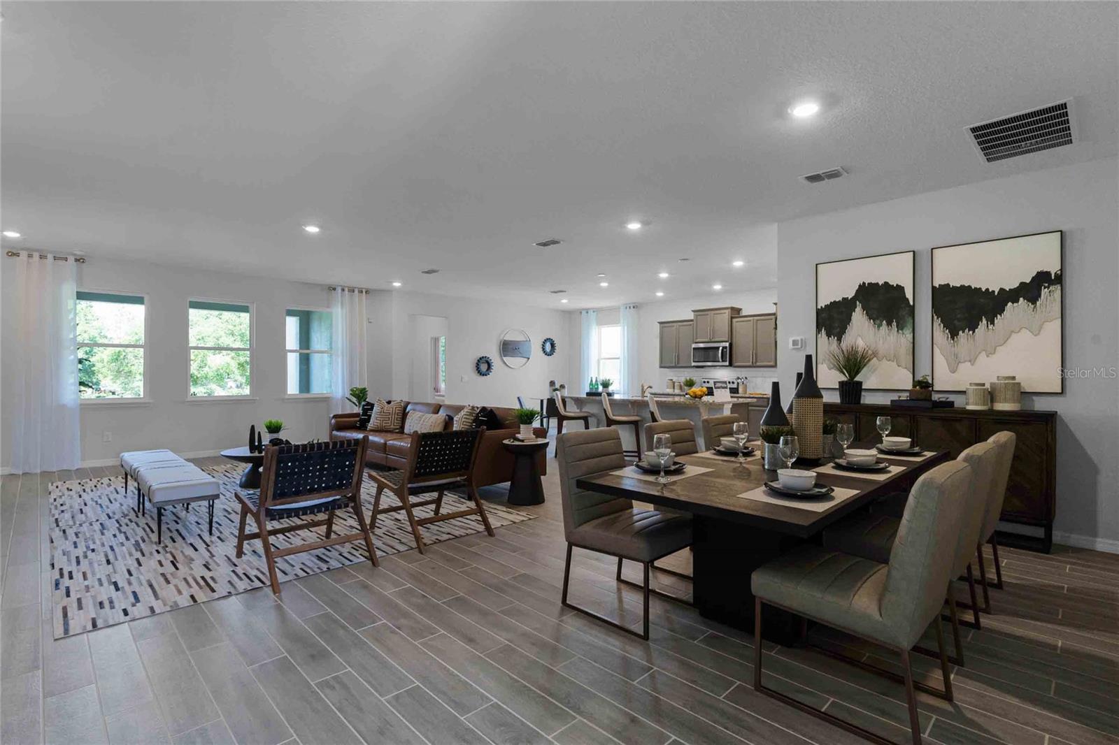 VICTORIA OAKS PH D - Residential