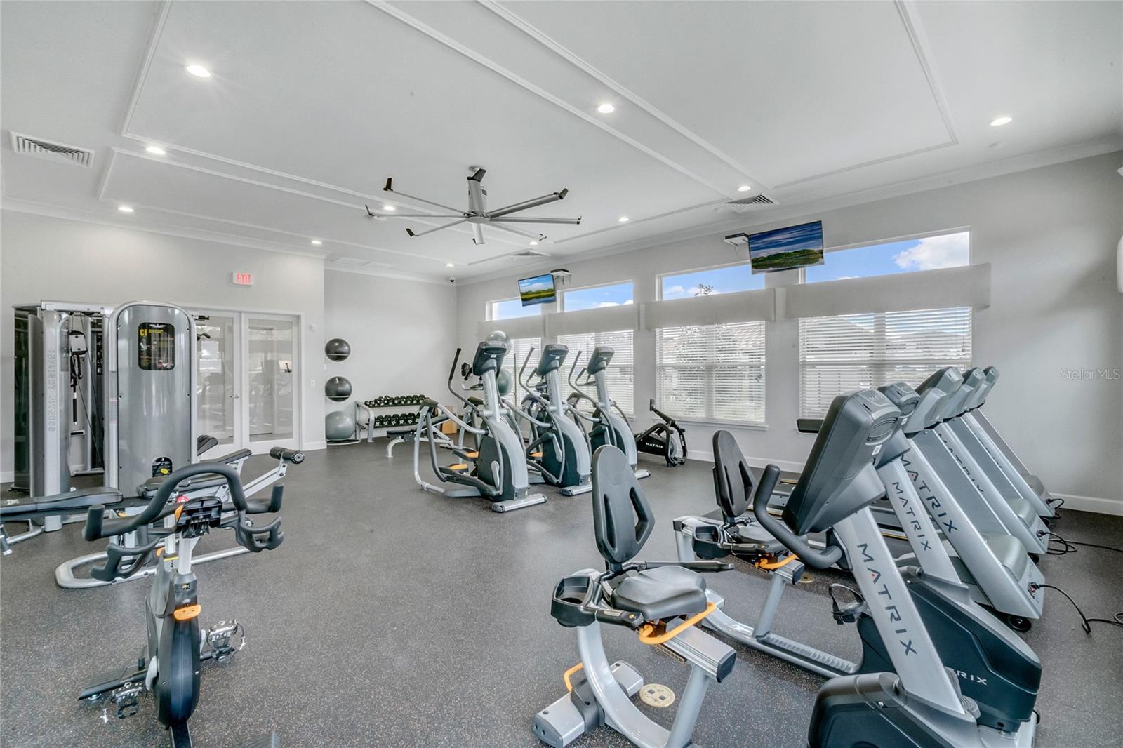 VICTORIA OAKS PH D - Residential