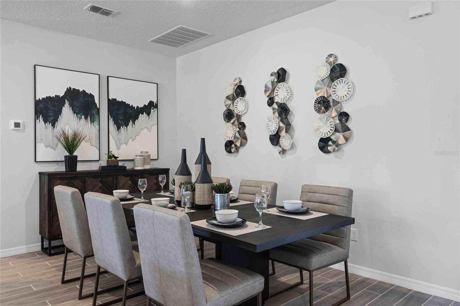 VICTORIA OAKS PH D - Residential