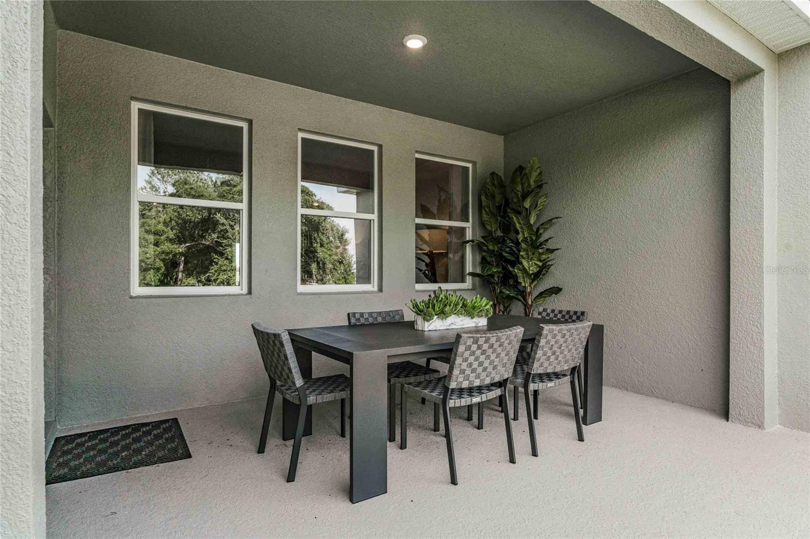 VICTORIA OAKS PH D - Residential