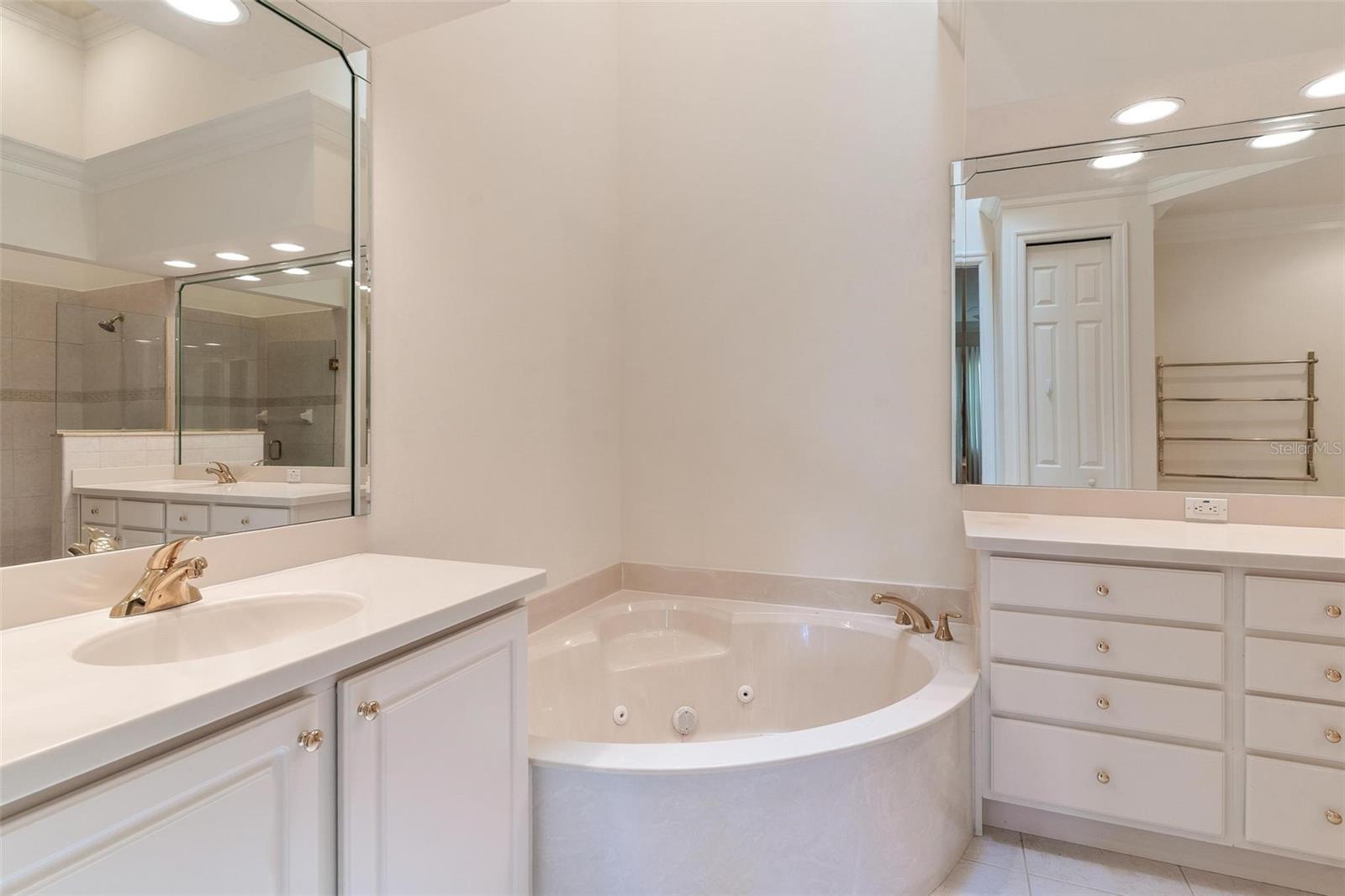 HOWEY IN HILLS MISSION CARMEL CONDO U - Residential