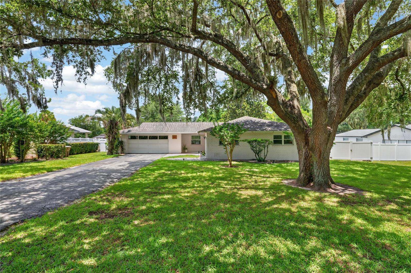 WOODFIELDS- ALVAREZ GRANT/J L MATHEWS - Residential