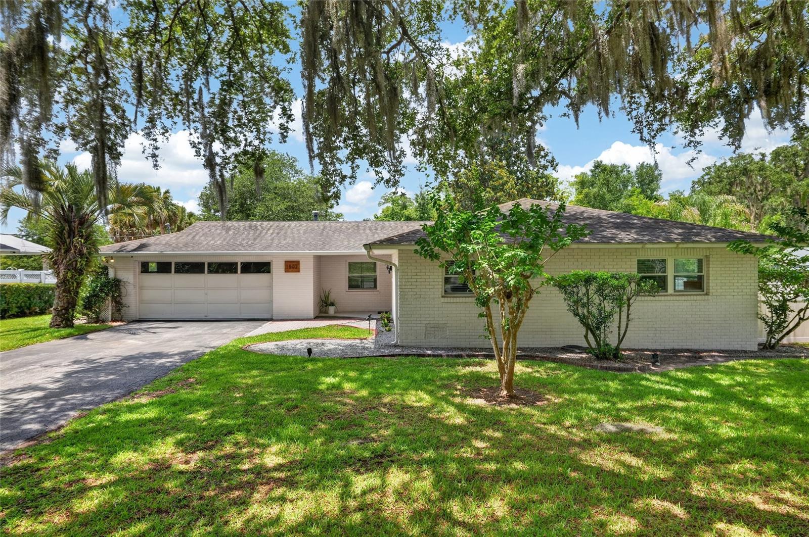 WOODFIELDS- ALVAREZ GRANT/J L MATHEWS - Residential