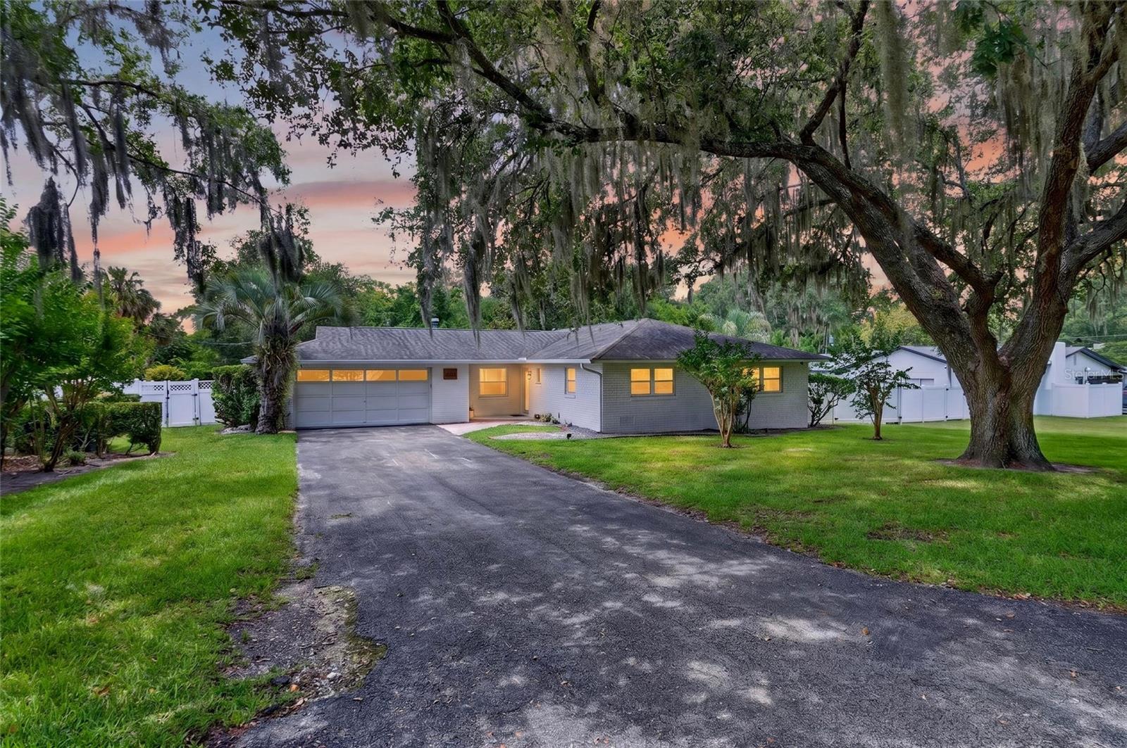 WOODFIELDS- ALVAREZ GRANT/J L MATHEWS - Residential