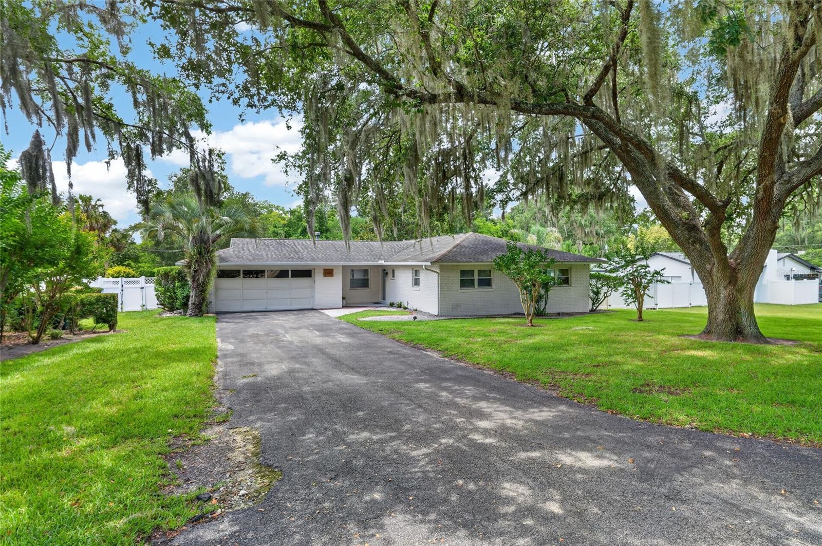 WOODFIELDS- ALVAREZ GRANT/J L MATHEWS - Residential