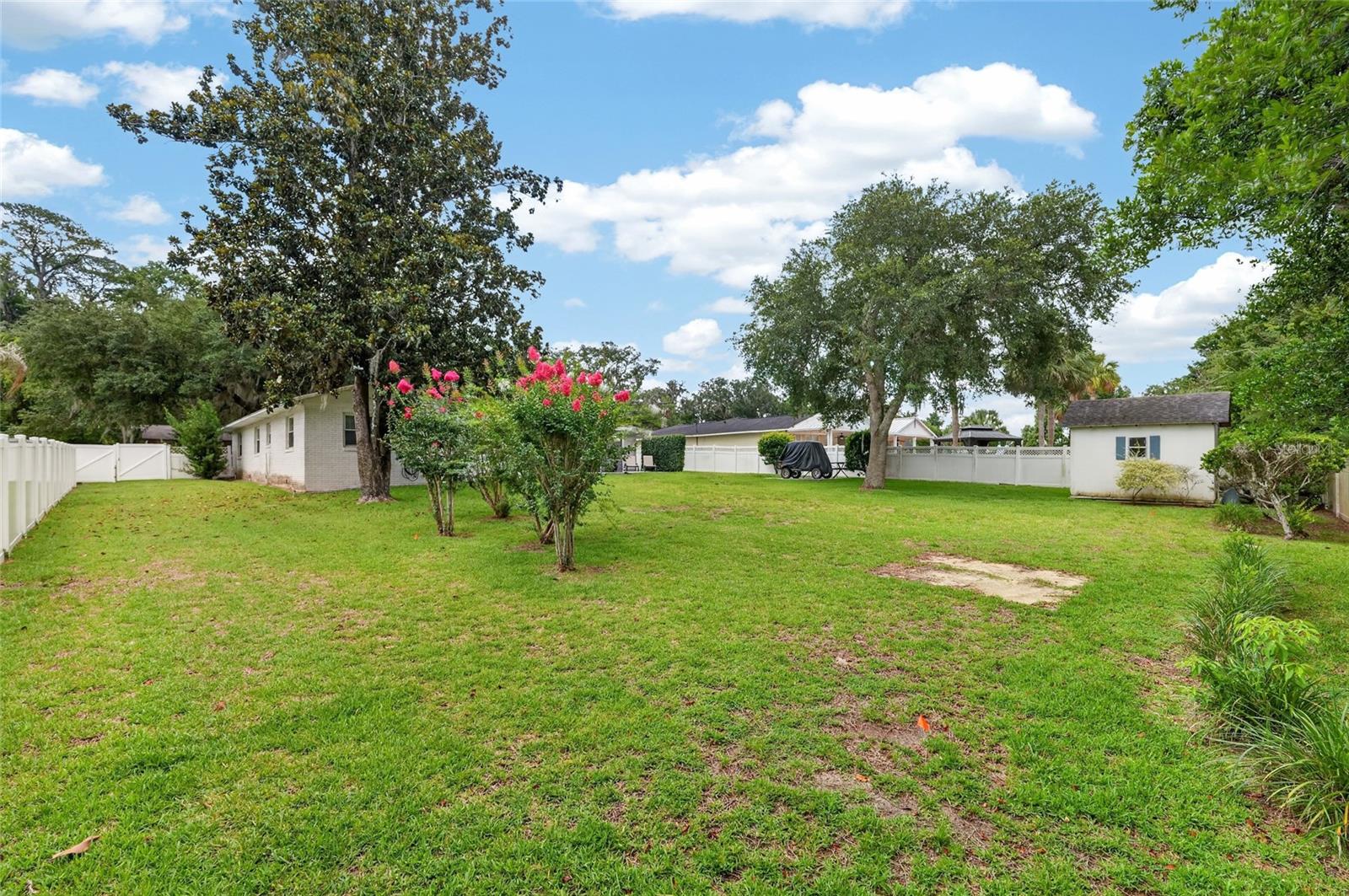 WOODFIELDS- ALVAREZ GRANT/J L MATHEWS - Residential