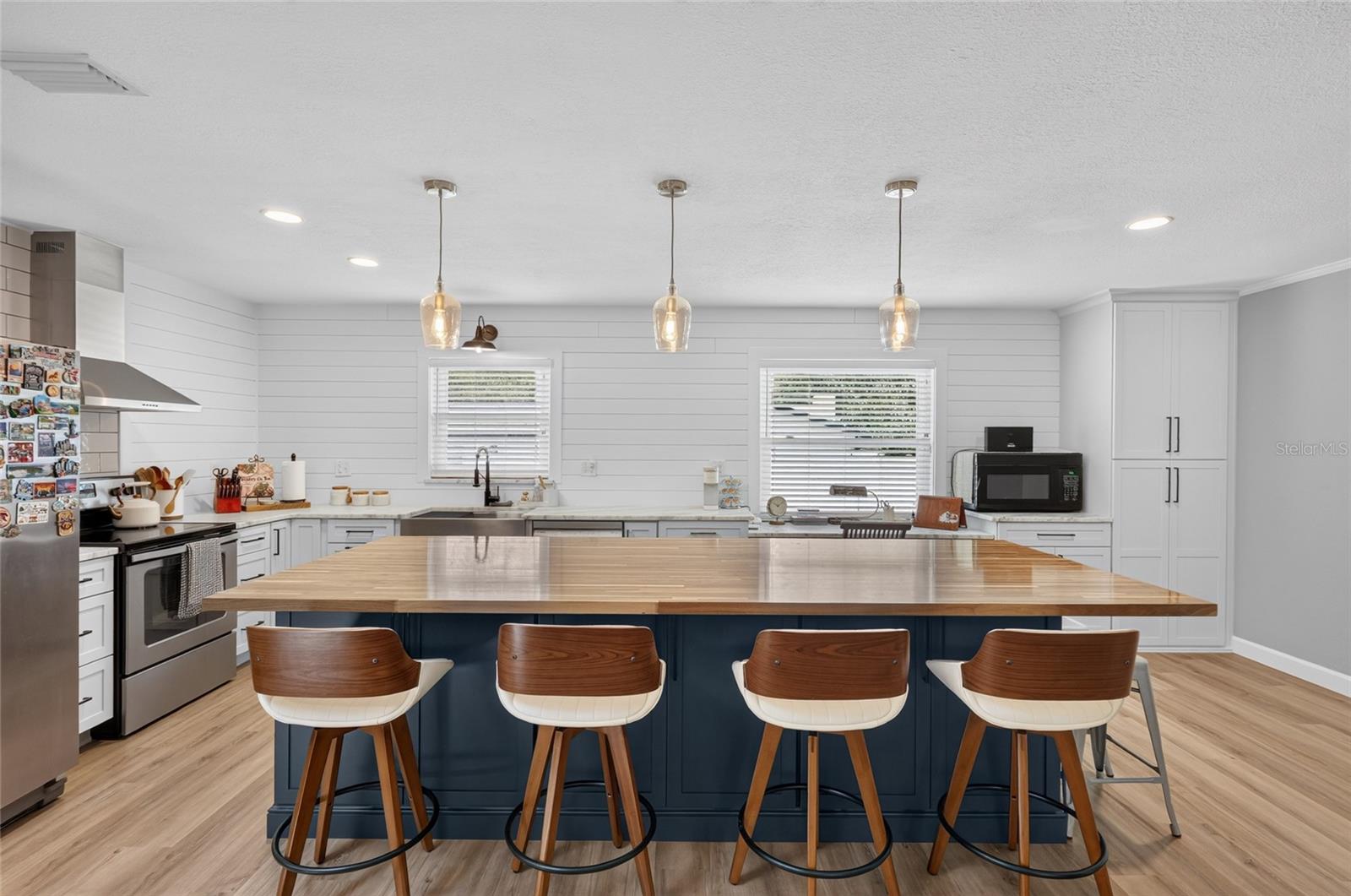 WOODFIELDS- ALVAREZ GRANT/J L MATHEWS - Residential
