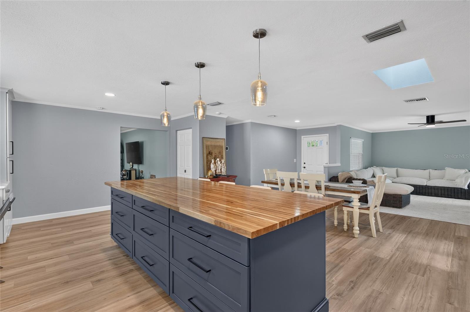 WOODFIELDS- ALVAREZ GRANT/J L MATHEWS - Residential