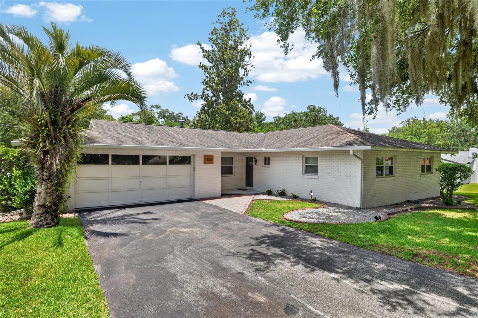 WOODFIELDS- ALVAREZ GRANT/J L MATHEWS - Residential