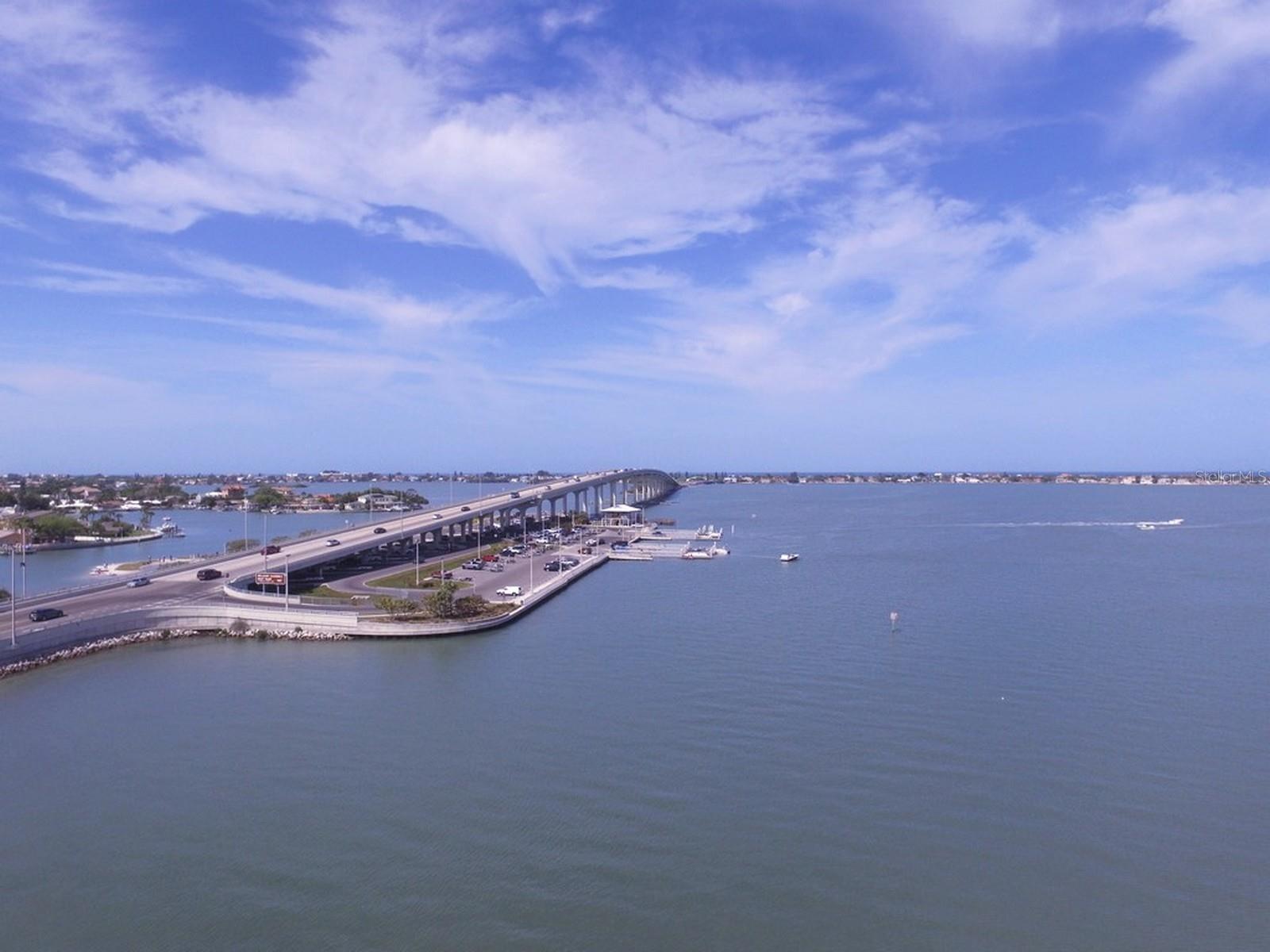 HARBOUR CLUB CONDO 2 - Residential