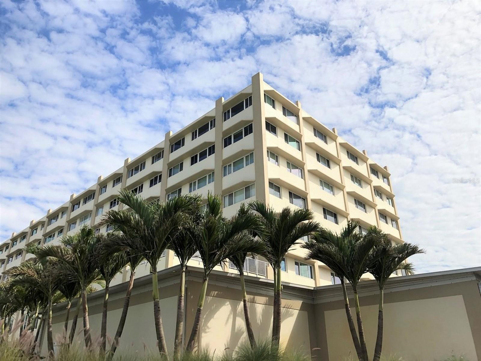 HARBOUR CLUB CONDO 2 - Residential