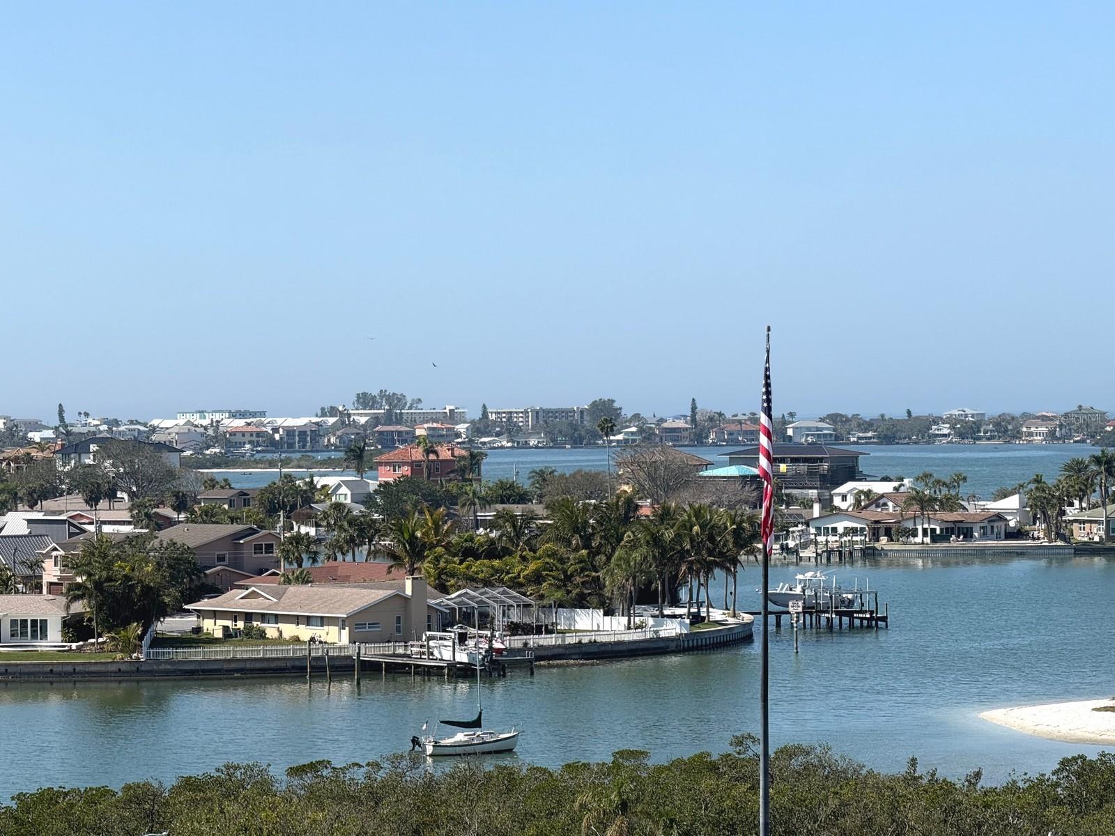 HARBOUR CLUB CONDO 2 - Residential