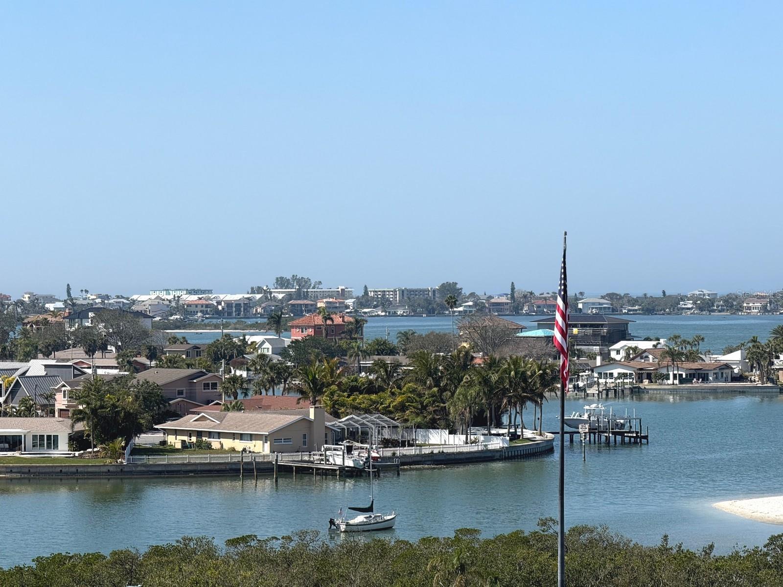 HARBOUR CLUB CONDO 2 - Residential