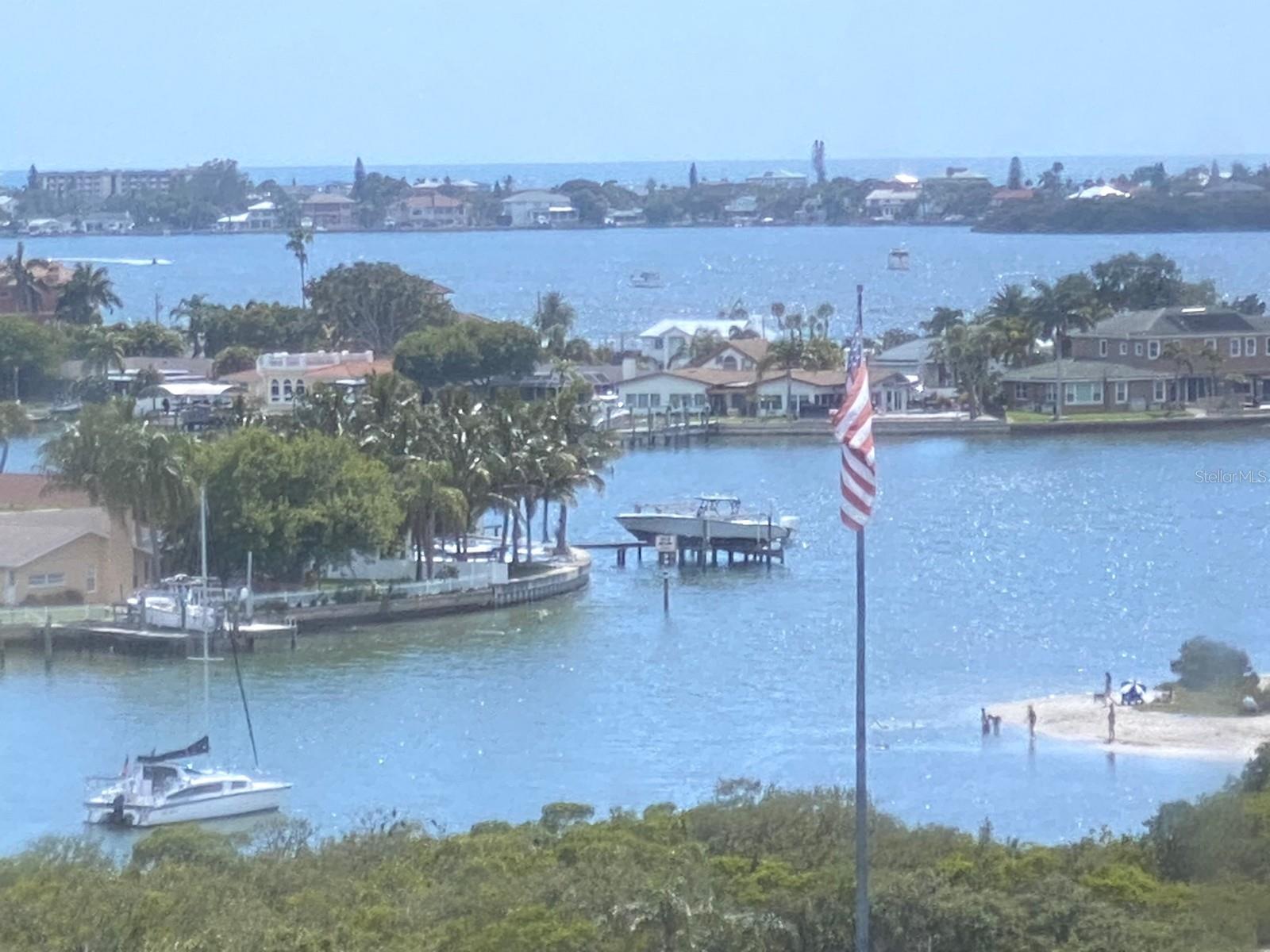 HARBOUR CLUB CONDO 2 - Residential