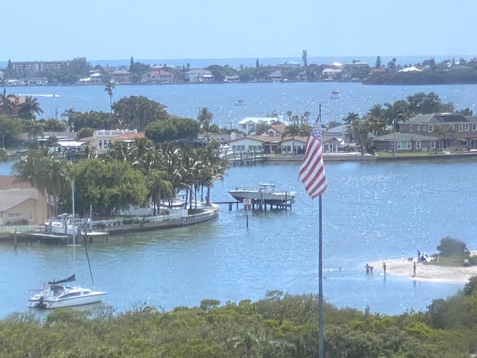 HARBOUR CLUB CONDO 2 - Residential